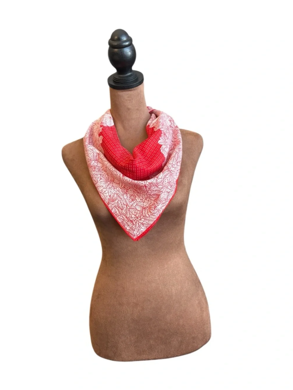 Red Square‎ Polyester Scarf 26